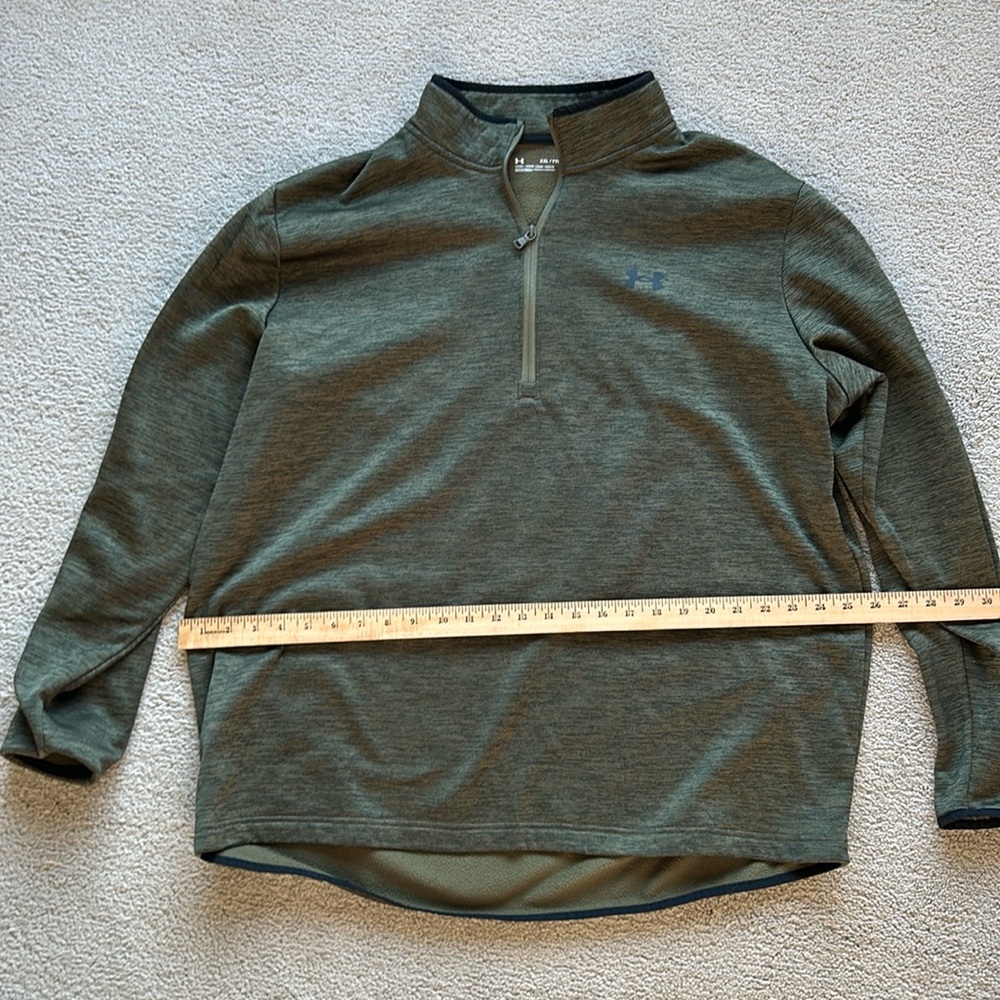 Men’s under Armour half zip sweatshirt